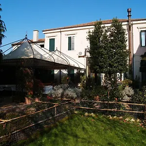  Vakantieboerderij Le Clementine Italië